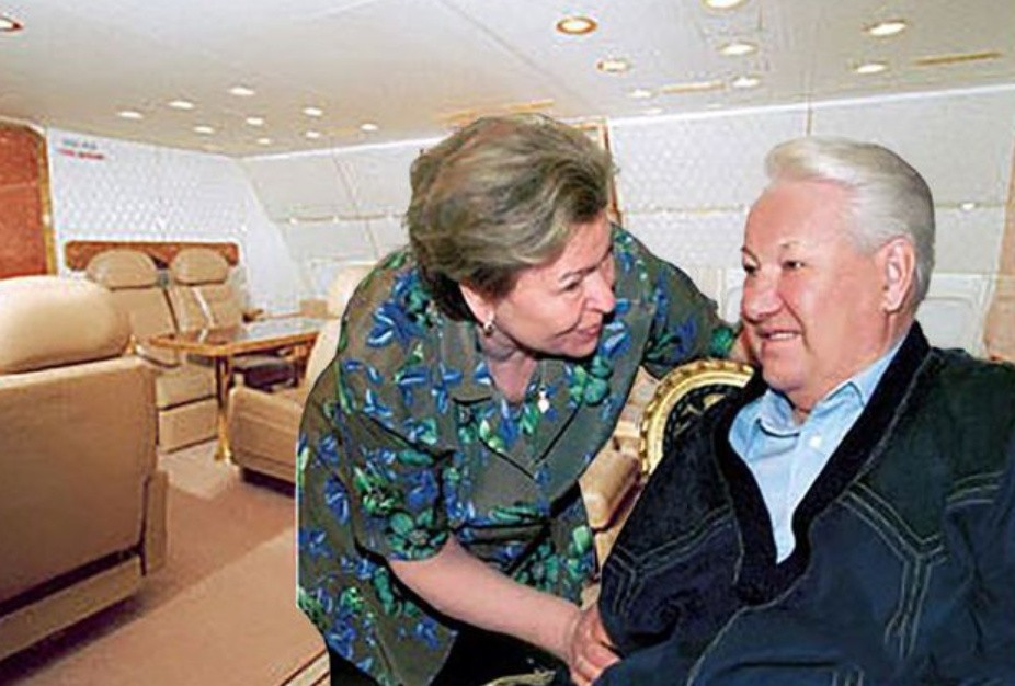 俄新书爆料：瞒着希拉里，叶利钦曾安排克林顿在克宫洗手间喝酒