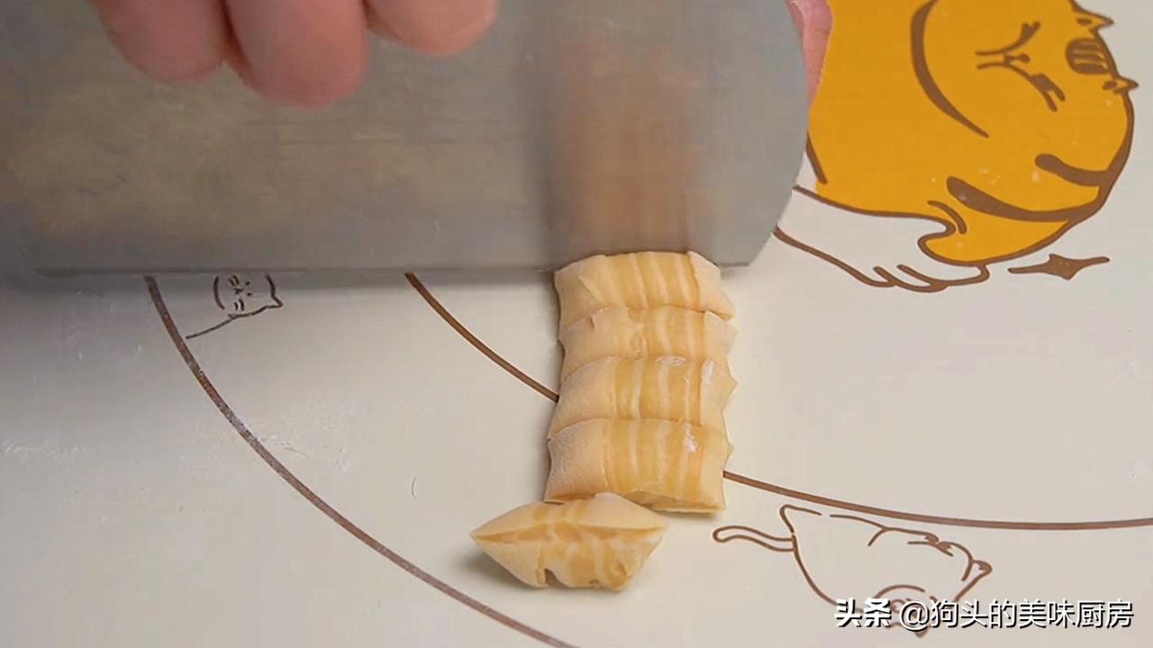 低筋面粉怎么做毛毛虫,面粉毛毛虫零食怎么做