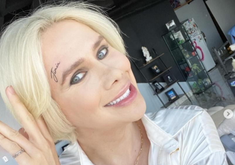 白人网红整容韩国人,白人网红整容18次