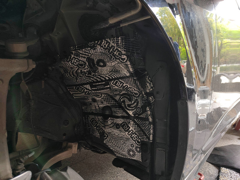 奥迪A6L底盘,四轮隔音升级俄罗斯STP小*弹炸**CSH,怀化汽车隔音