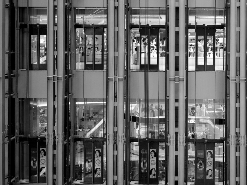 支持0.23米近摄!5千元的大三元松下H-E08018评测