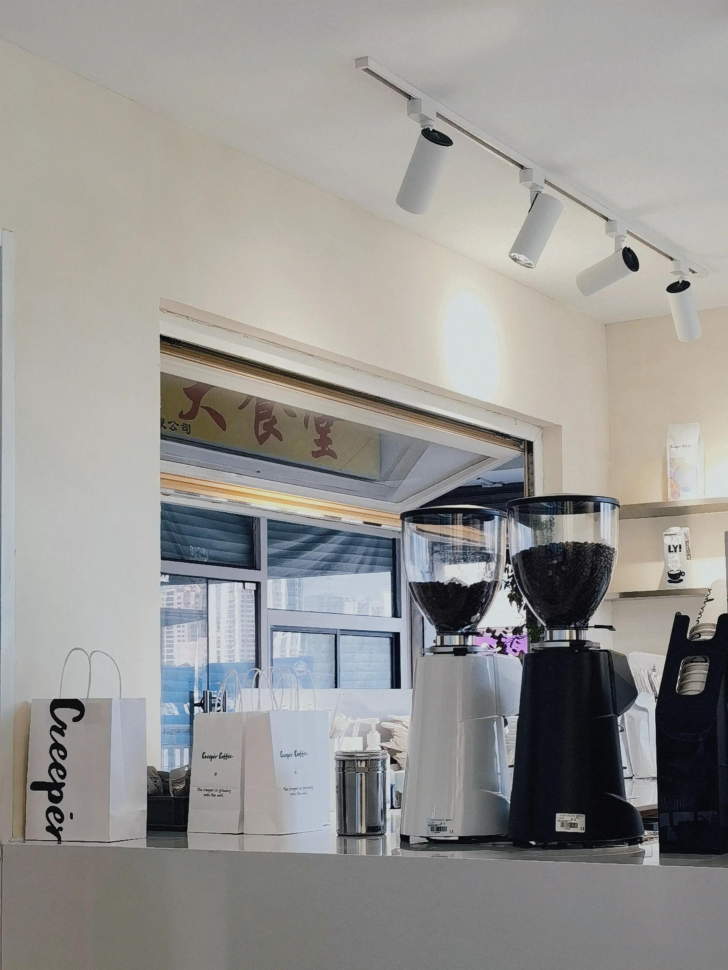 这家咖啡馆不错,新开一家超有范的咖啡店