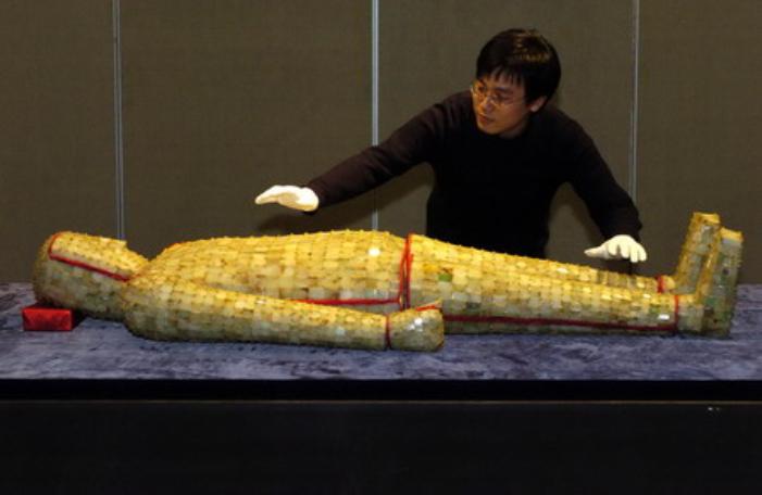 金缕玉衣骗25亿专家谢根荣,谢根荣现状