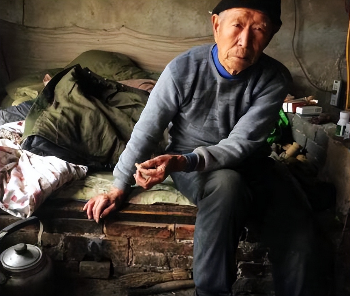 表达去世者的享年和终年的区别,去世享年和终年的区别