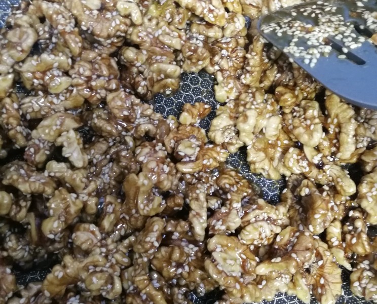 文玩核桃有猫腻吗,小小核桃竟然有这么大的隐患