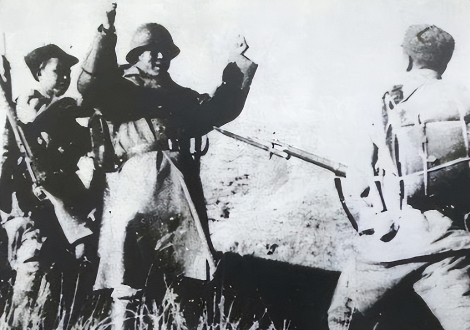 他手刃27名鬼子，授“全国战斗英雄”称号，晚年看电影时大笑而亡