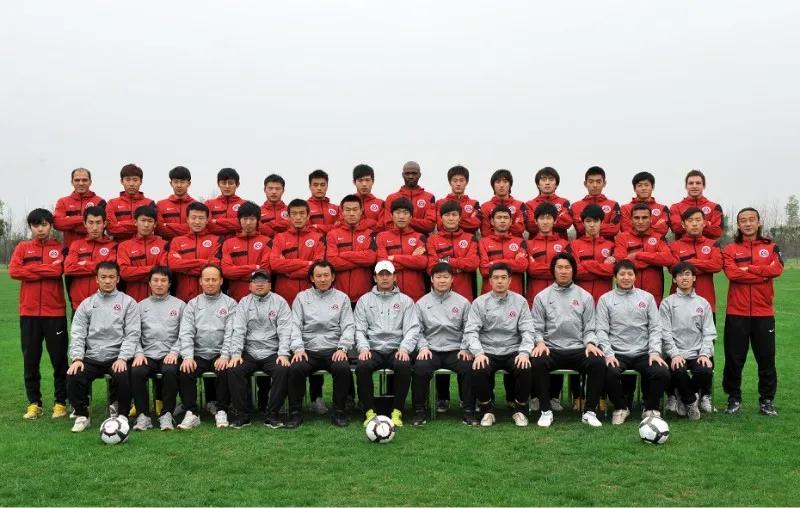 2022足球全家福高清图片,原成都五牛足球队照片和名单