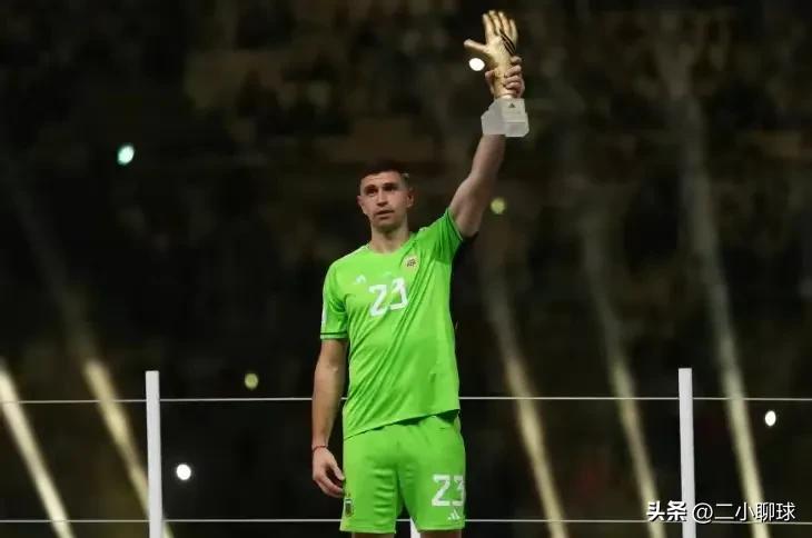 马丁内斯门将神扑,西蒙乔丹怒喷安东尼