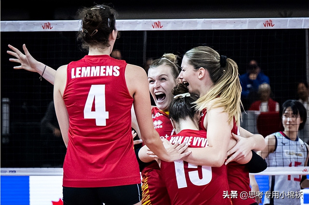 2-3爆大冷!女排劲旅4连败:从第1跌至第5,导致中国遭遇意大利