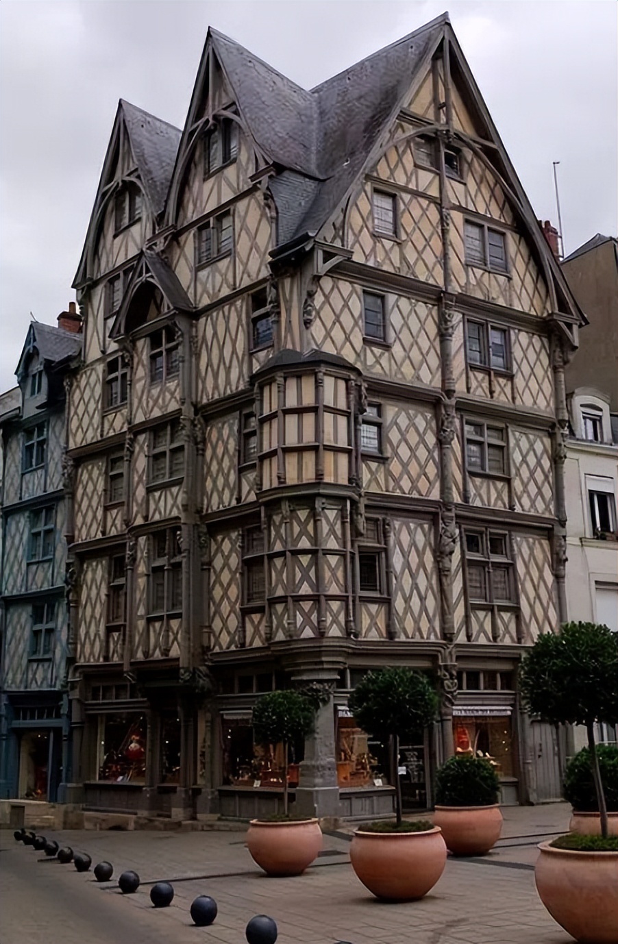 中世纪哥特式建筑风格的建筑绘画,欧洲宫廷风建筑绘画