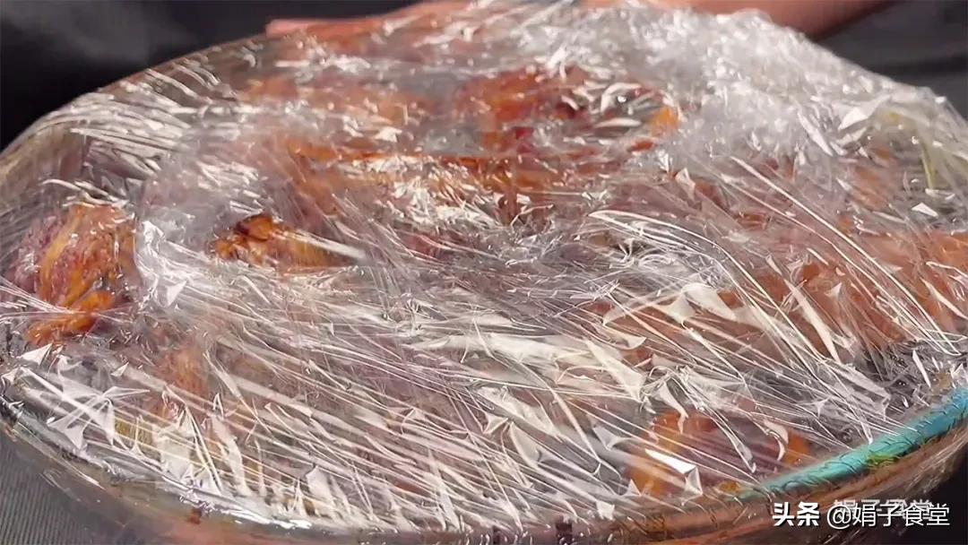 猪肉放在酱油里泡两天怎么做好吃,猪肉泡酱油的正确方法