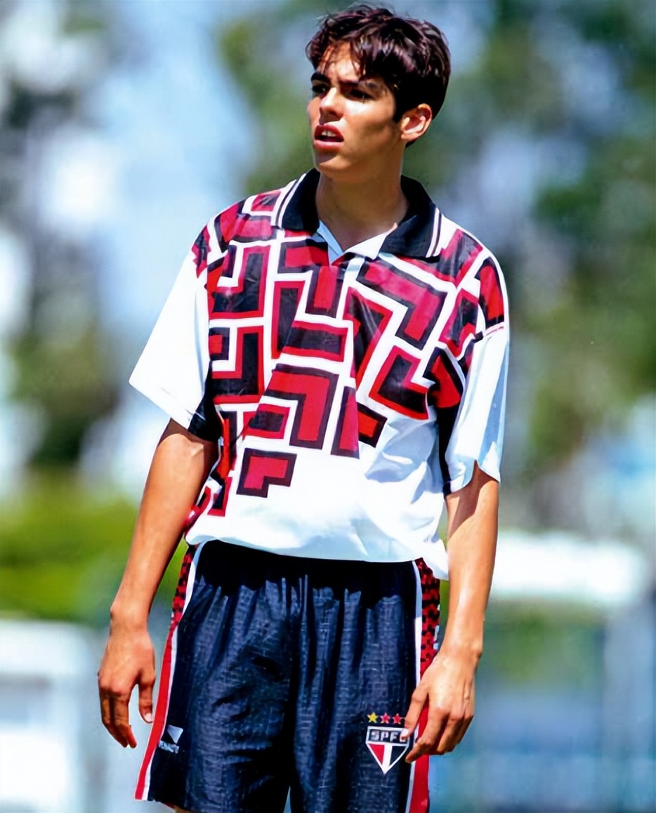 名字长、长得帅、学习好的卡卡：追寻偶像的足迹，成为最好的自己