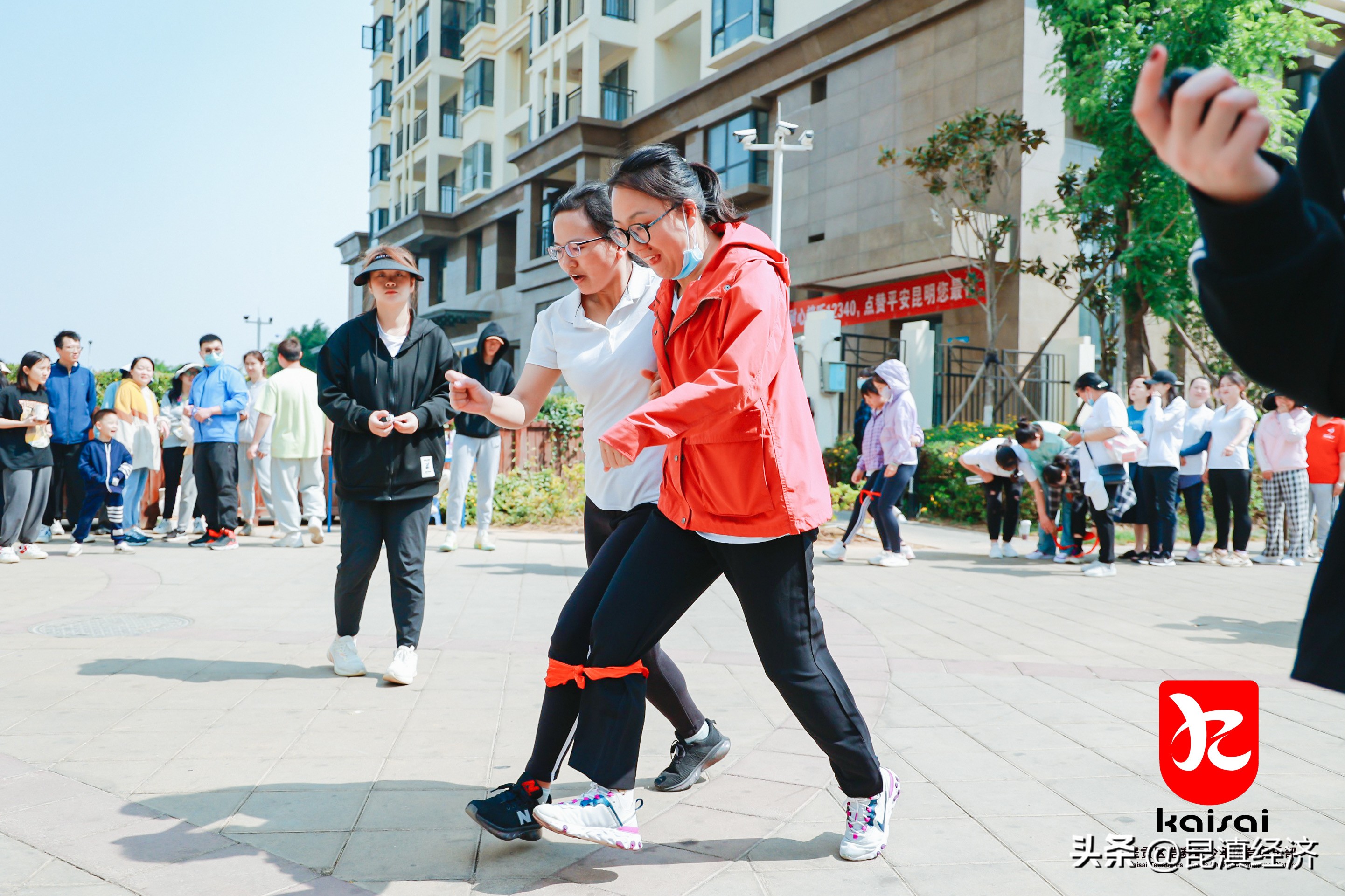 嗨起来比赛完整版,嗨起来新年晚会