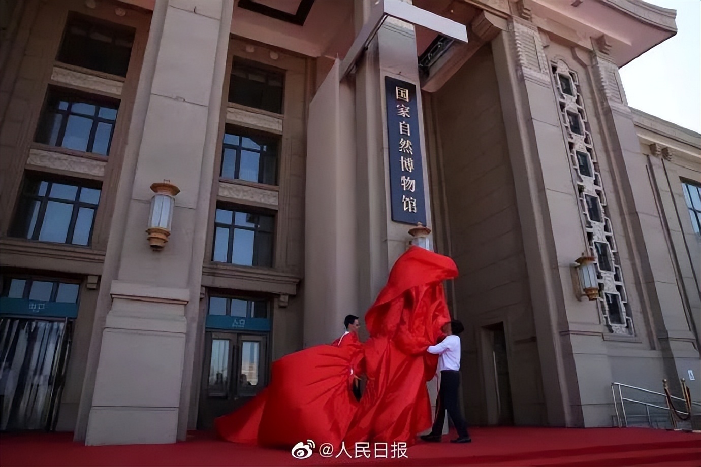 郑州发告诫函/郑州地铁12号线年底通车运营/今天河南高考各考点进行模拟演练/郑州交警发出倡议