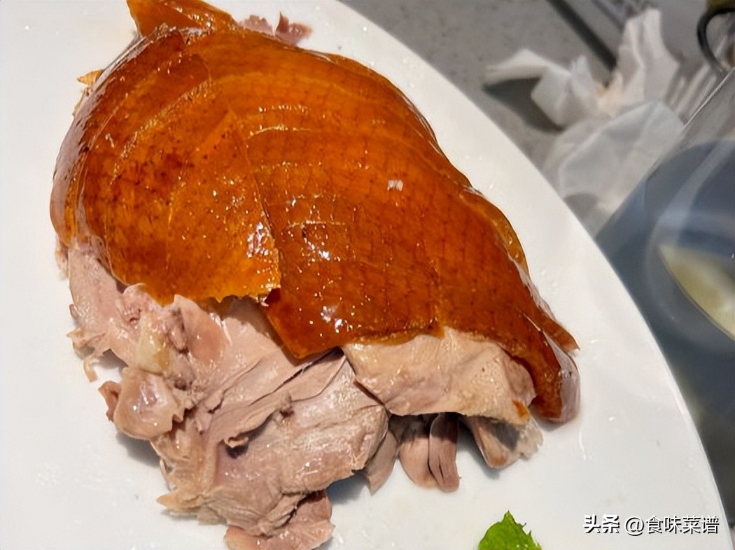 在北京吃烤鸭好吃性价比高,在北京吃全聚德烤鸭