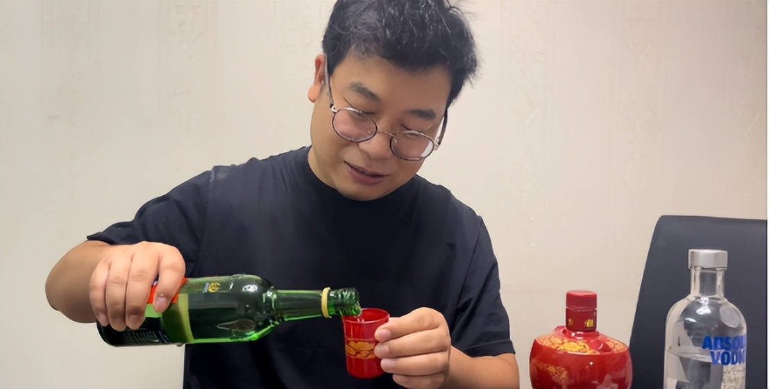 红星二锅头白瓶蓝瓶和绿瓶哪个好,红星蓝瓶和绿瓶二锅头