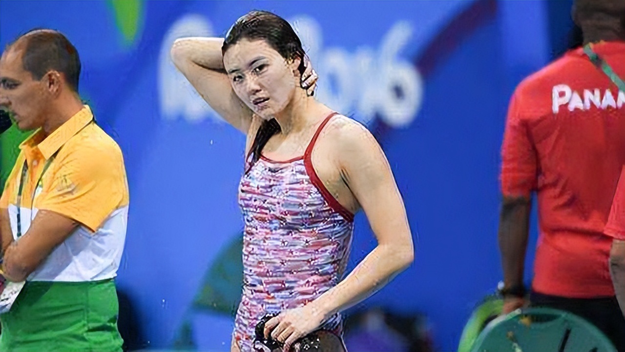 女运动员赛场上痛苦哭,女运动员痛苦哭