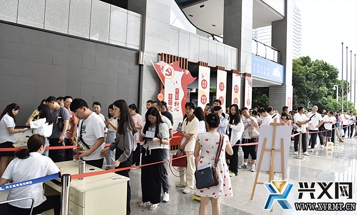 婚姻登记迎高峰,七夕婚姻登记处不打烊