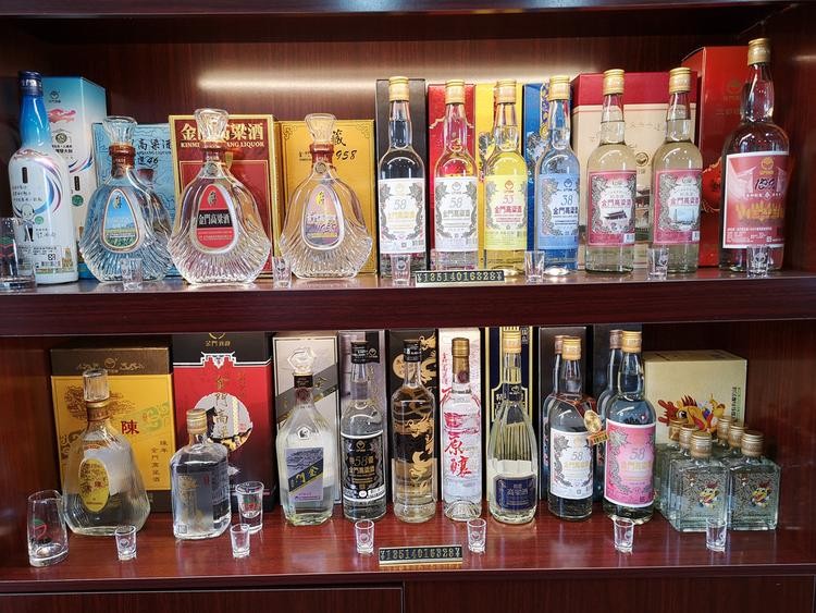 网友晒珍藏酒,网友晒整箱五粮液