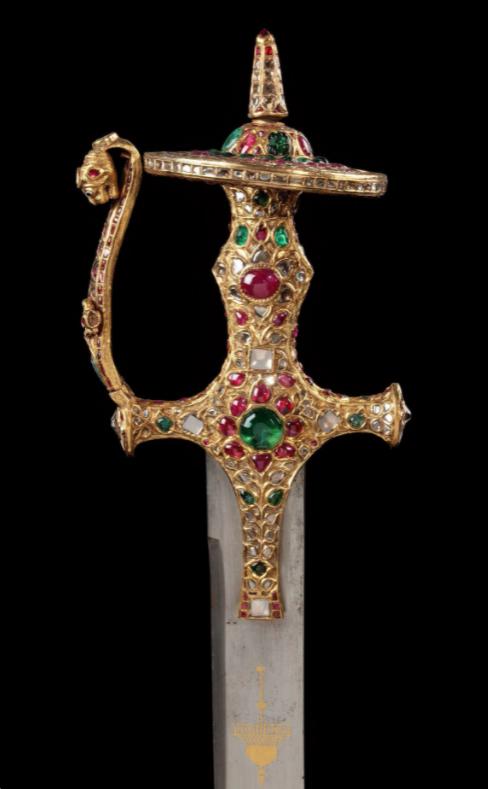 这颗生于东方，在法兰西结果的红莓，“果农”竟是卡地亚？