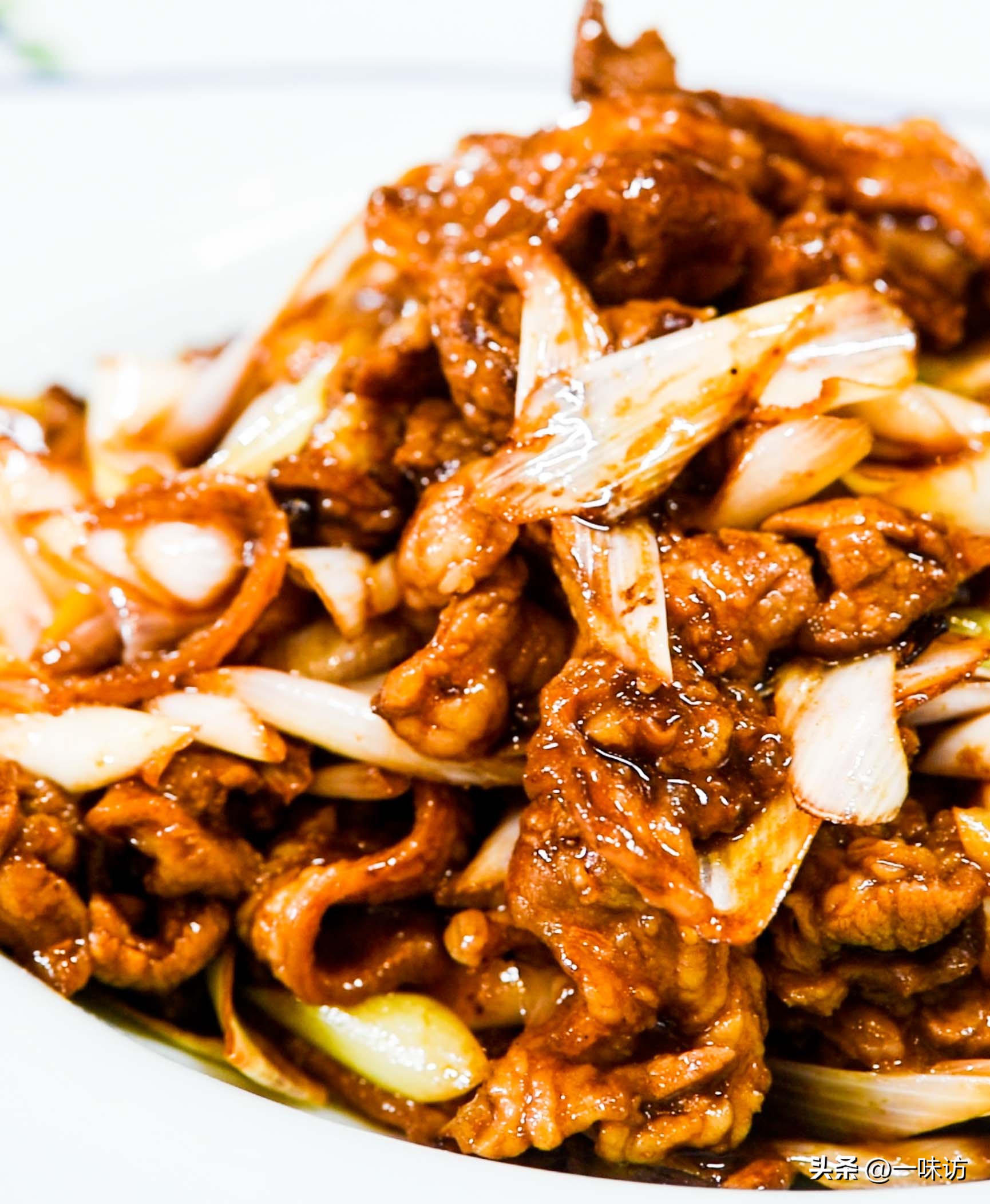 经典葱爆羊肉的正宗做法,葱爆羊肉在家怎么做肉质鲜嫩不膻