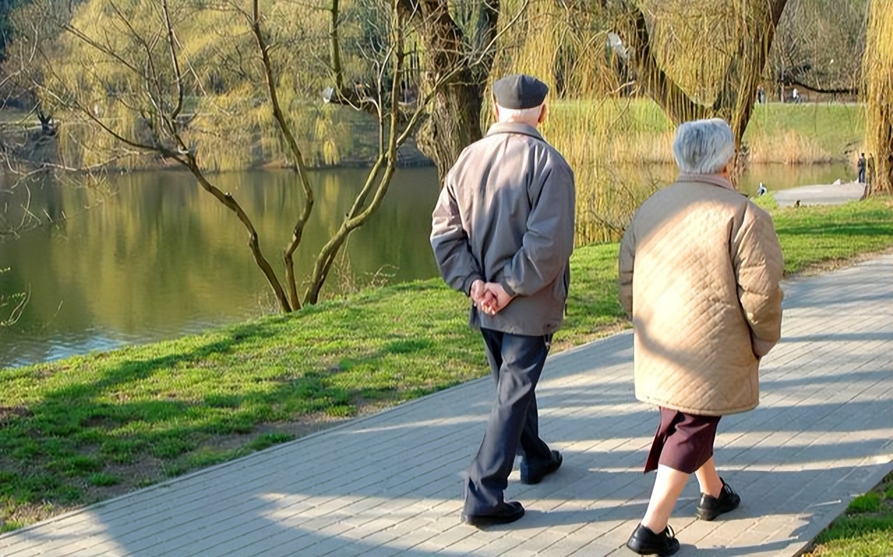 一位70后丁克大叔的心里话：我没钱，也是对现实认命的悲哀