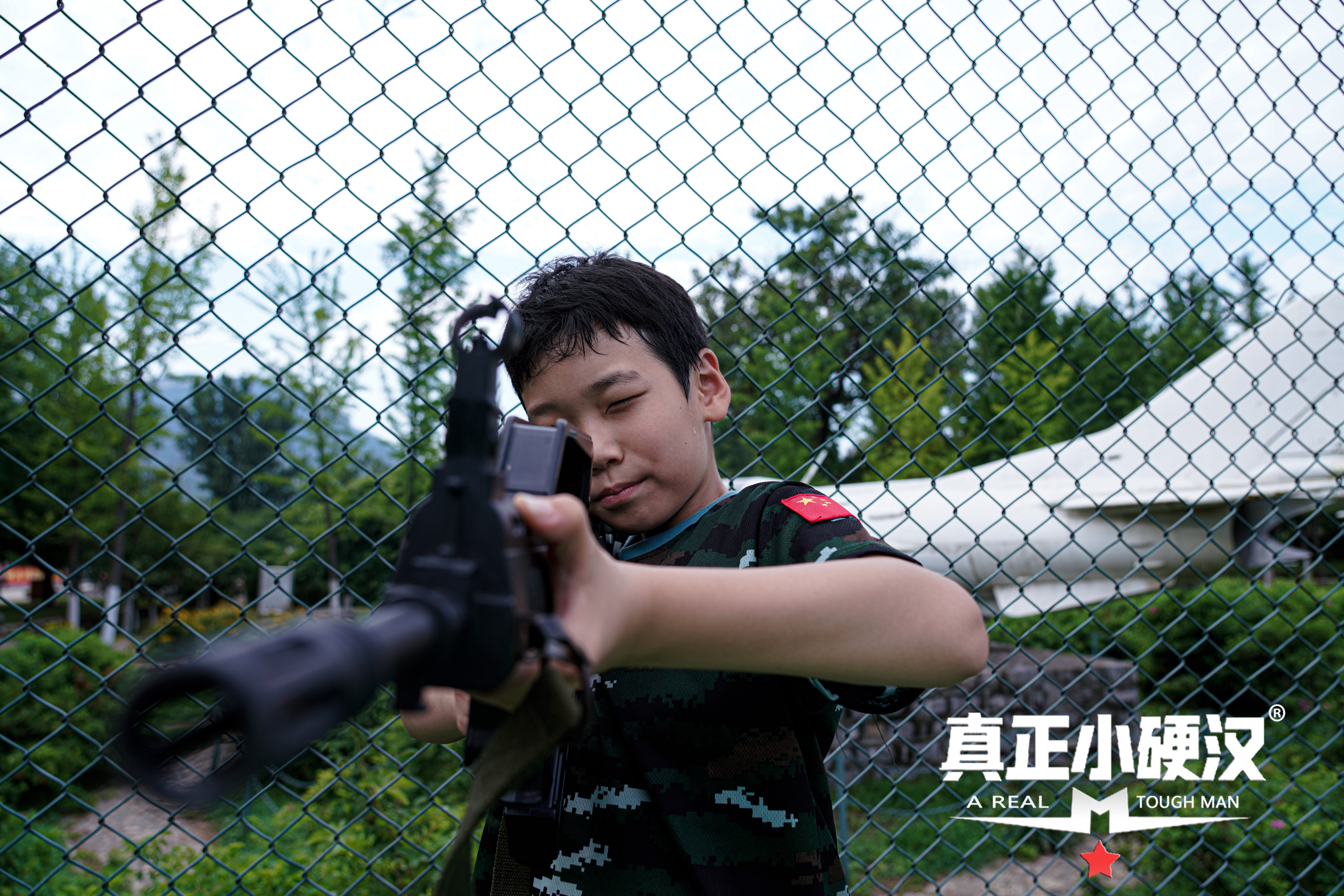 济南小勇士军事夏令营,济南小硬汉夏令营7天多钱