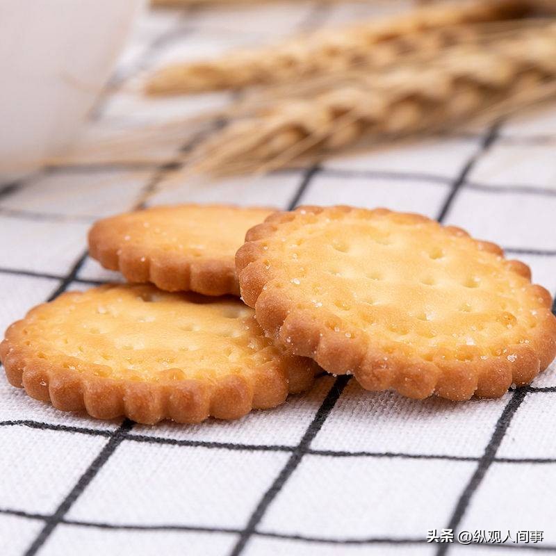 年入200亿零食公司,从年入200亿到亏损5亿