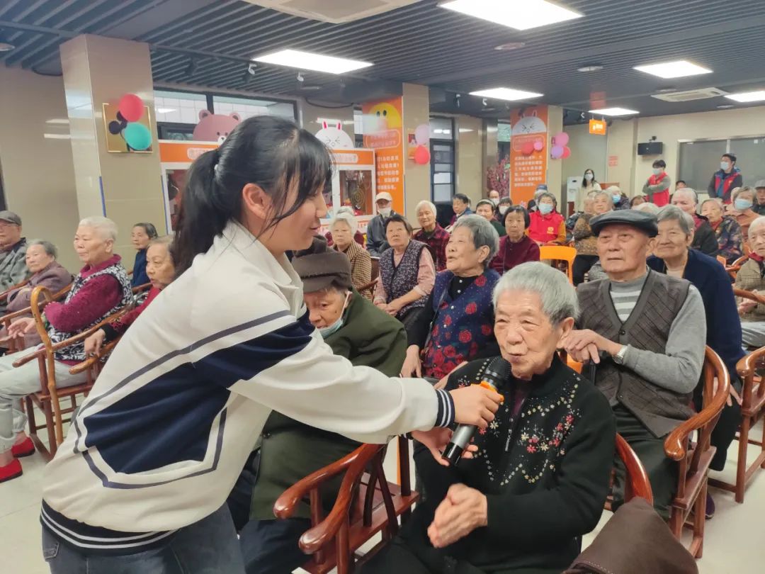 小朋友唱红歌学习雷锋,小学生一起唱学习雷锋好榜样