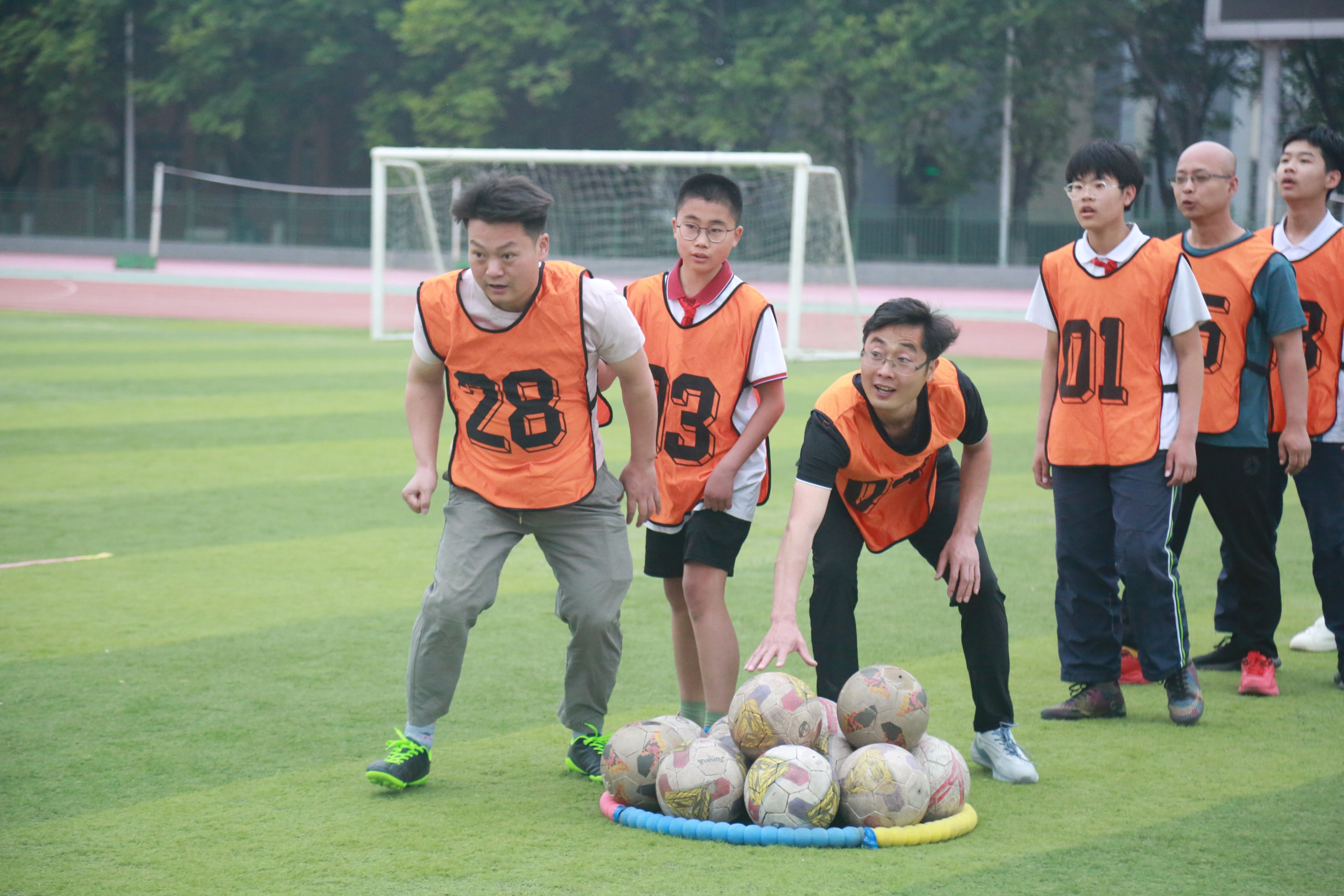 西咸新区第五届中小学足球联赛,西咸新区黄冈泾河学校足球比赛