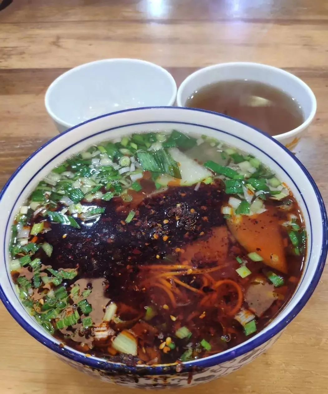 夏天来一碗太过瘾,夏天来一碗啥面比较舒服