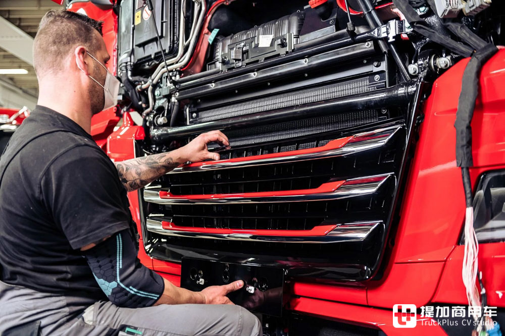 德国曼恩重卡改装,德国曼恩牵引车改房车