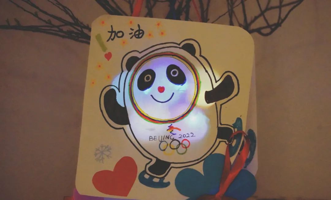 来吧~展示！谁能拒绝花灯版“冰墩墩”“雪容融”