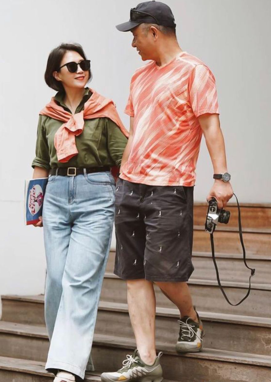 这才是60岁女人流行的夏日打扮,这才是50岁女人该有的装扮