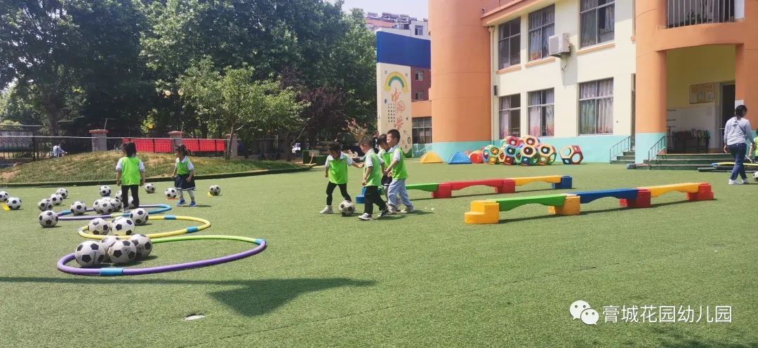 足球小游戏0-3岁儿童足球,足球小游戏快乐保龄球