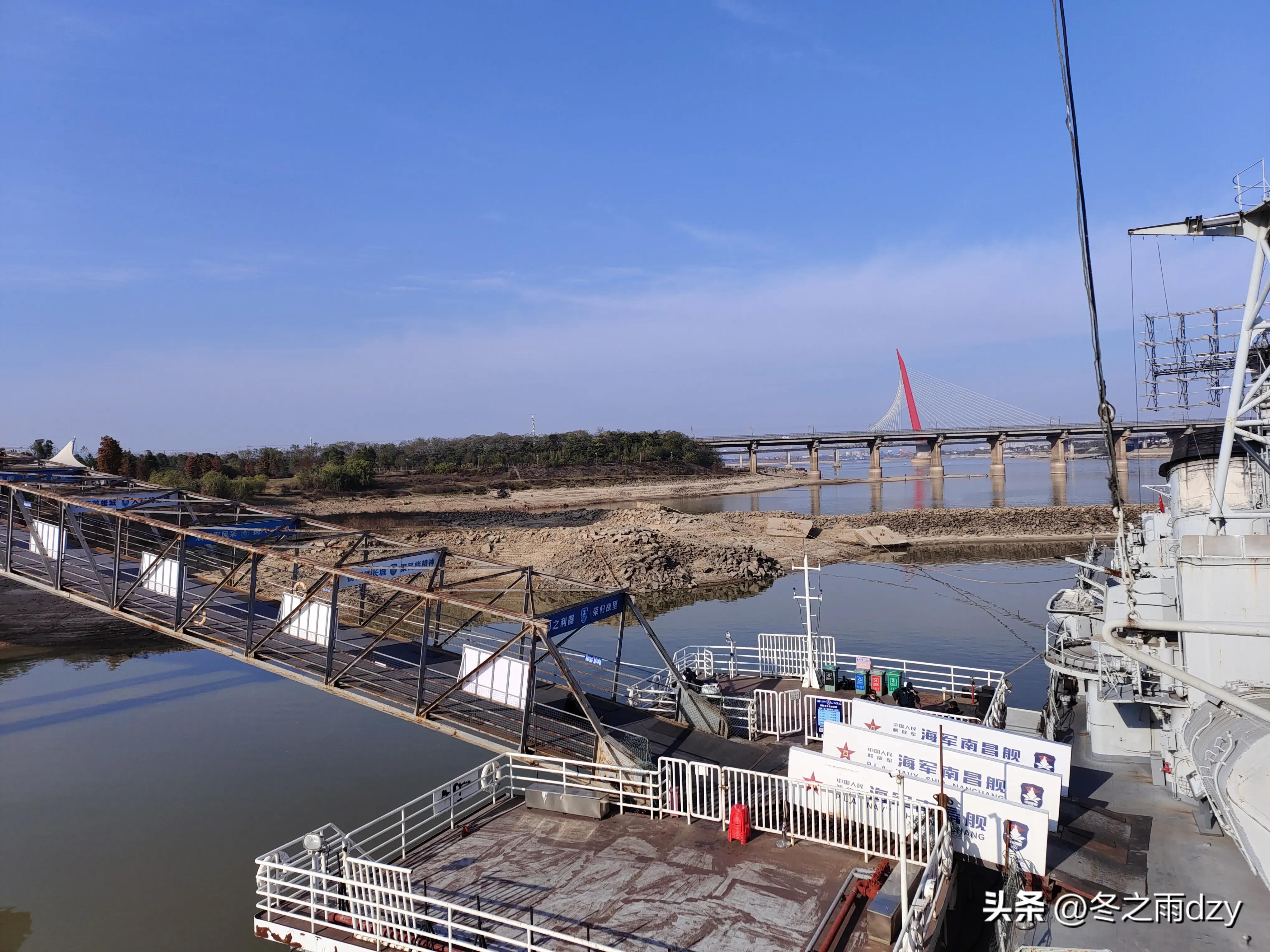 南昌舰主题园凤凰洲湿地公园,凤凰洲建军广场