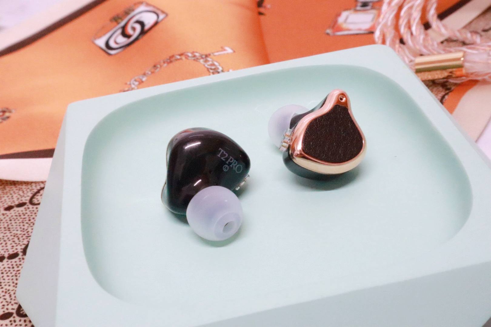 锦瑟香也耳机蓝牙可换线,锦瑟香也蓝牙耳机测评