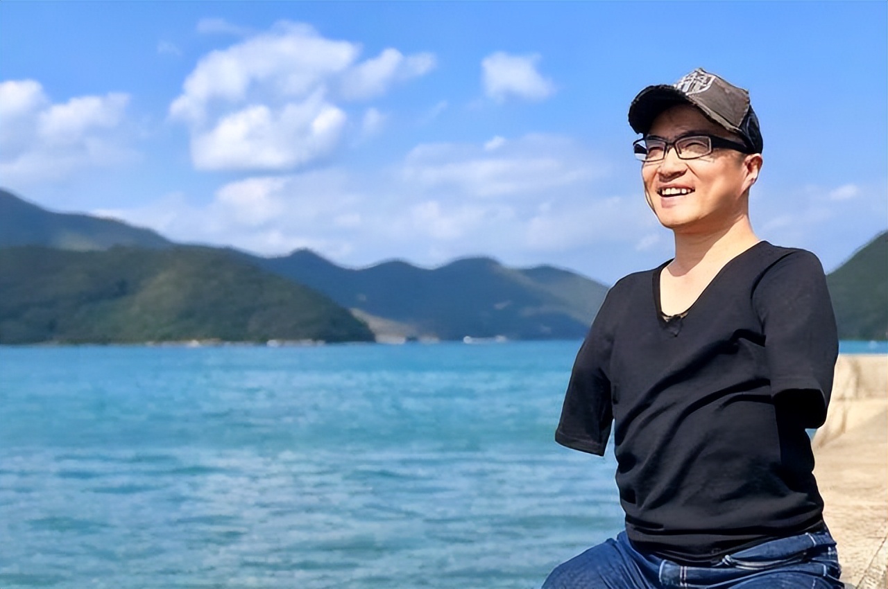 日本知名作家婚内出轨,日本无四肢作家妻子