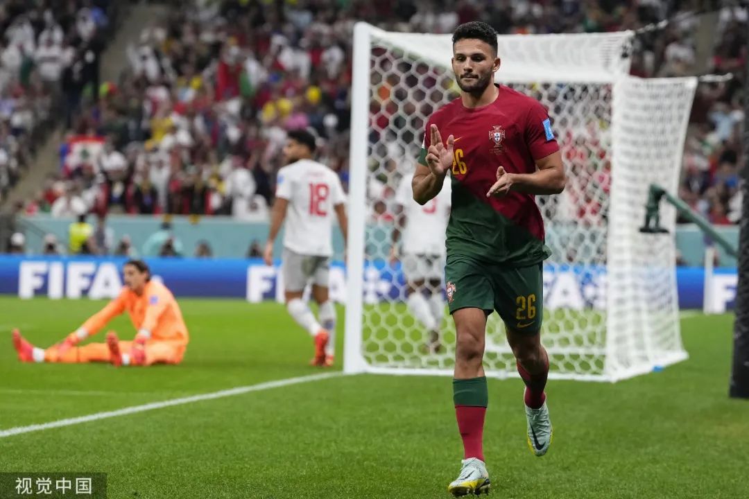 37岁的c罗满眼都是17岁自己的样子,37岁的c罗满眼都是19岁的自己