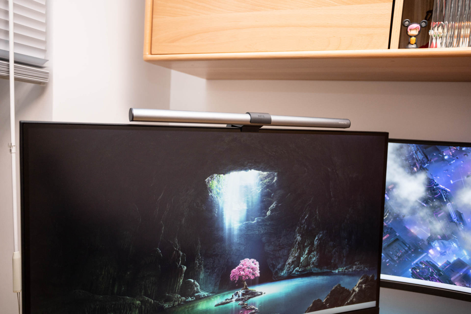 23.8英寸显示器桌面效果,桌面1.3米扩展显示器