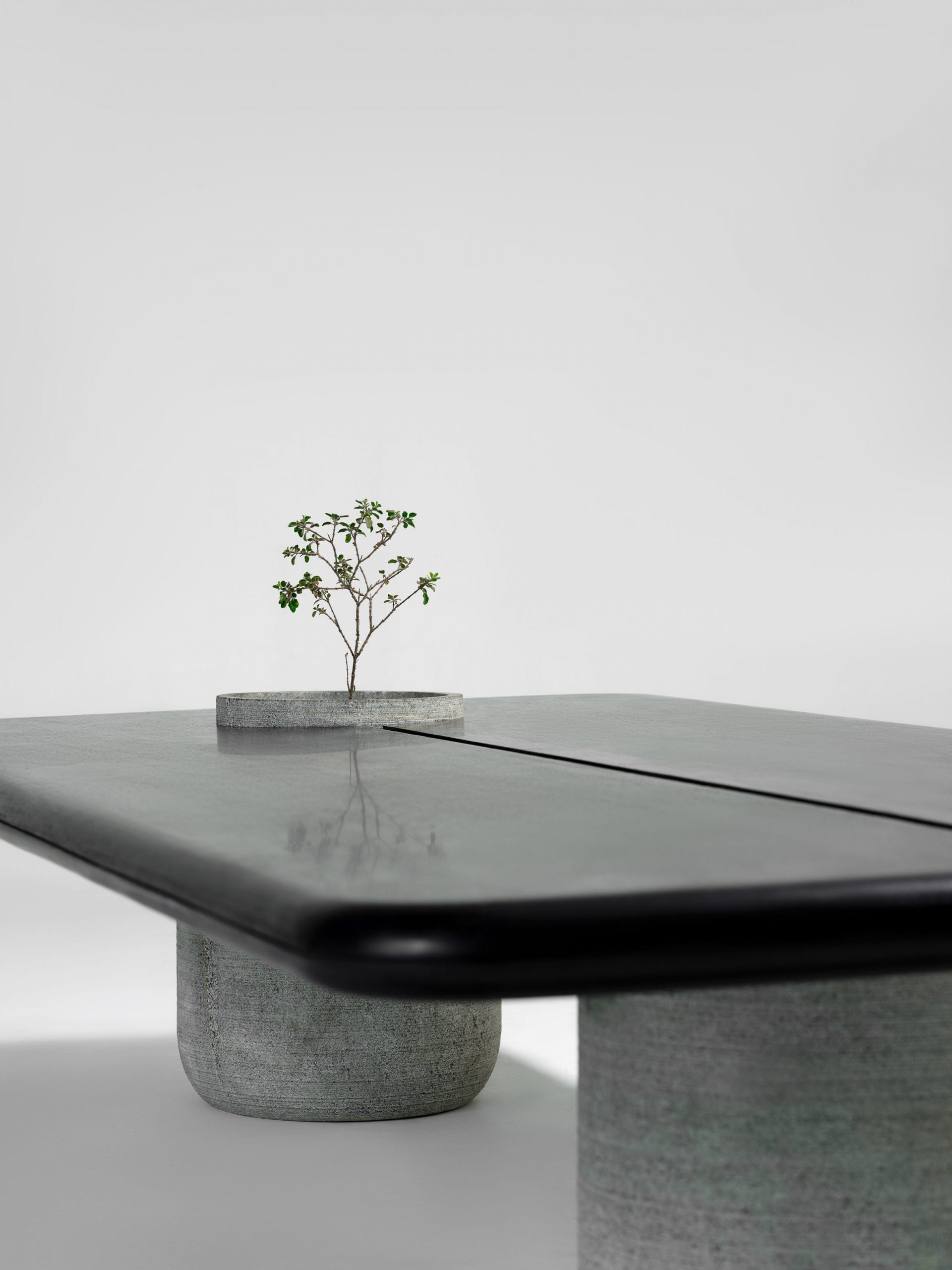 2021在时尚中创意，Dazeen陈列室12款椅子作品赏析