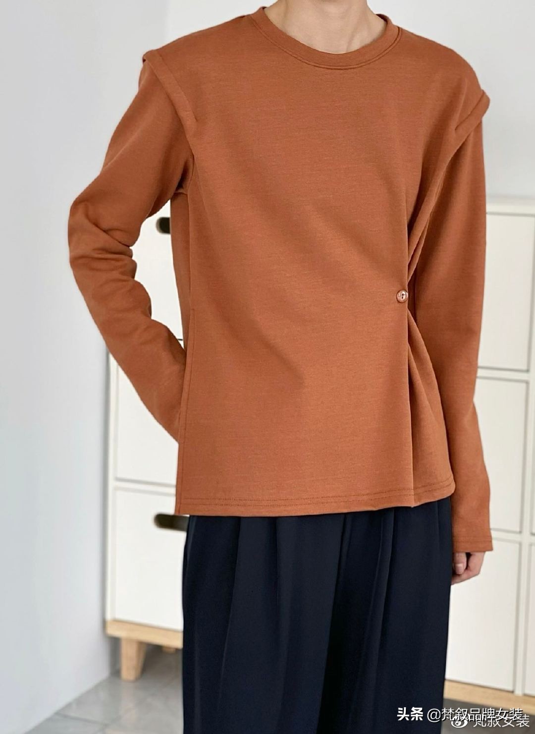 梵叙女装卫衣,阜新梵叙品牌女装集合店