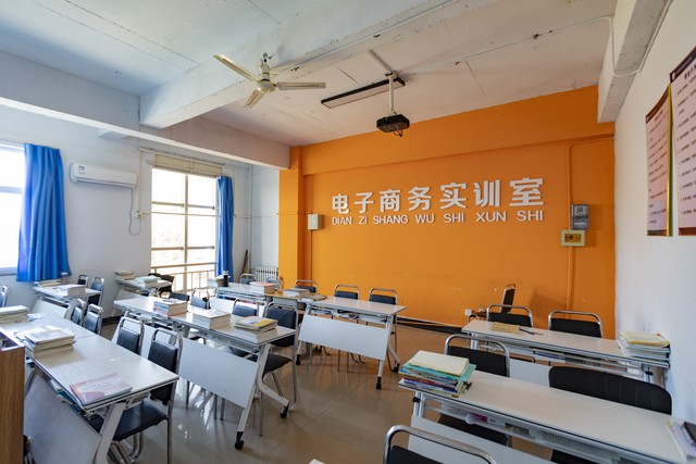 中专升大专报名官网2021全日制,南京中专升大专全日制学校有哪些