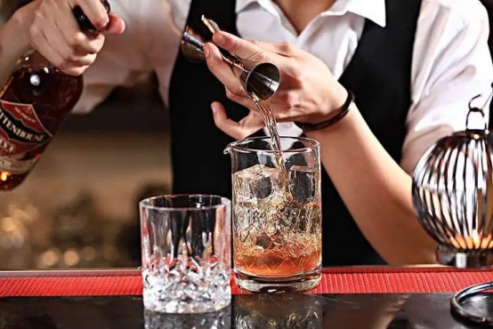 洋酒xo是什么酿出来的,xo洋酒是什么酒