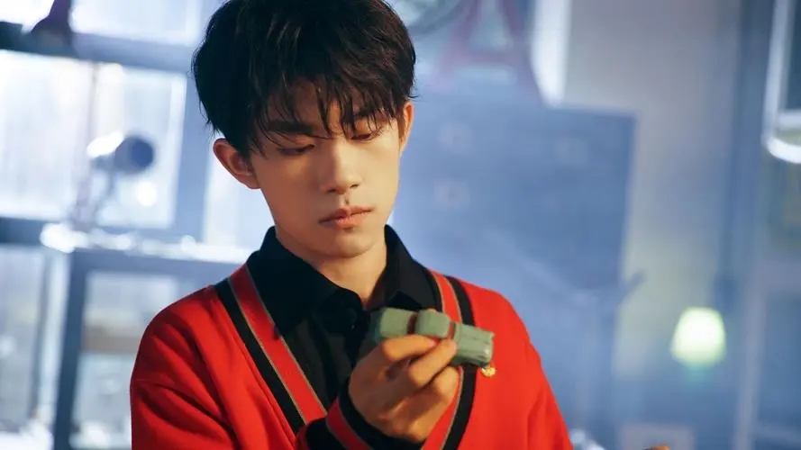 选出长大后最帅的男明星蔡徐坤,公认全世界最帅气的男演员蔡徐坤