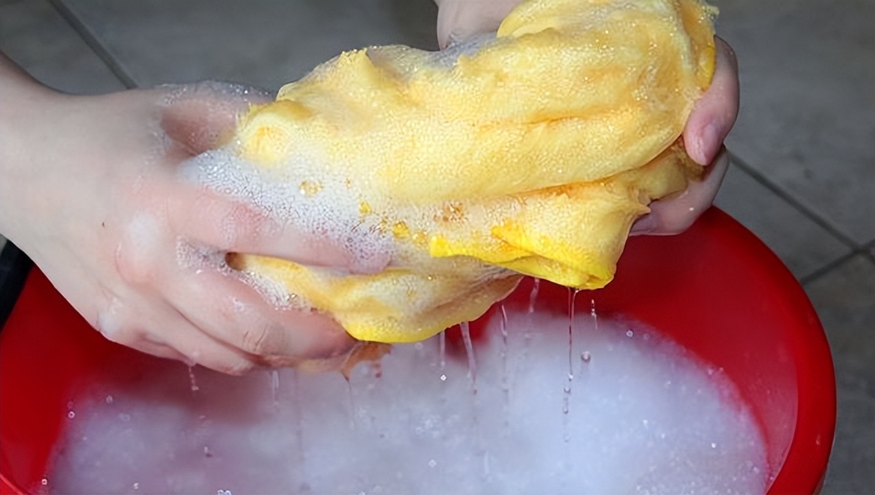 食用碱当盐放了会有事吗,食用碱和盐混合在一起