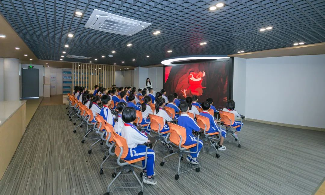 福田区2005年建的图书馆,深圳市福田图书馆