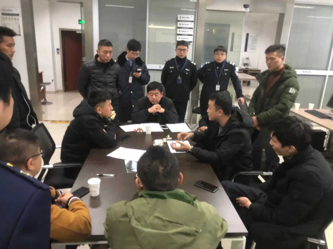 为了找证据，他从国外买水果做实验……