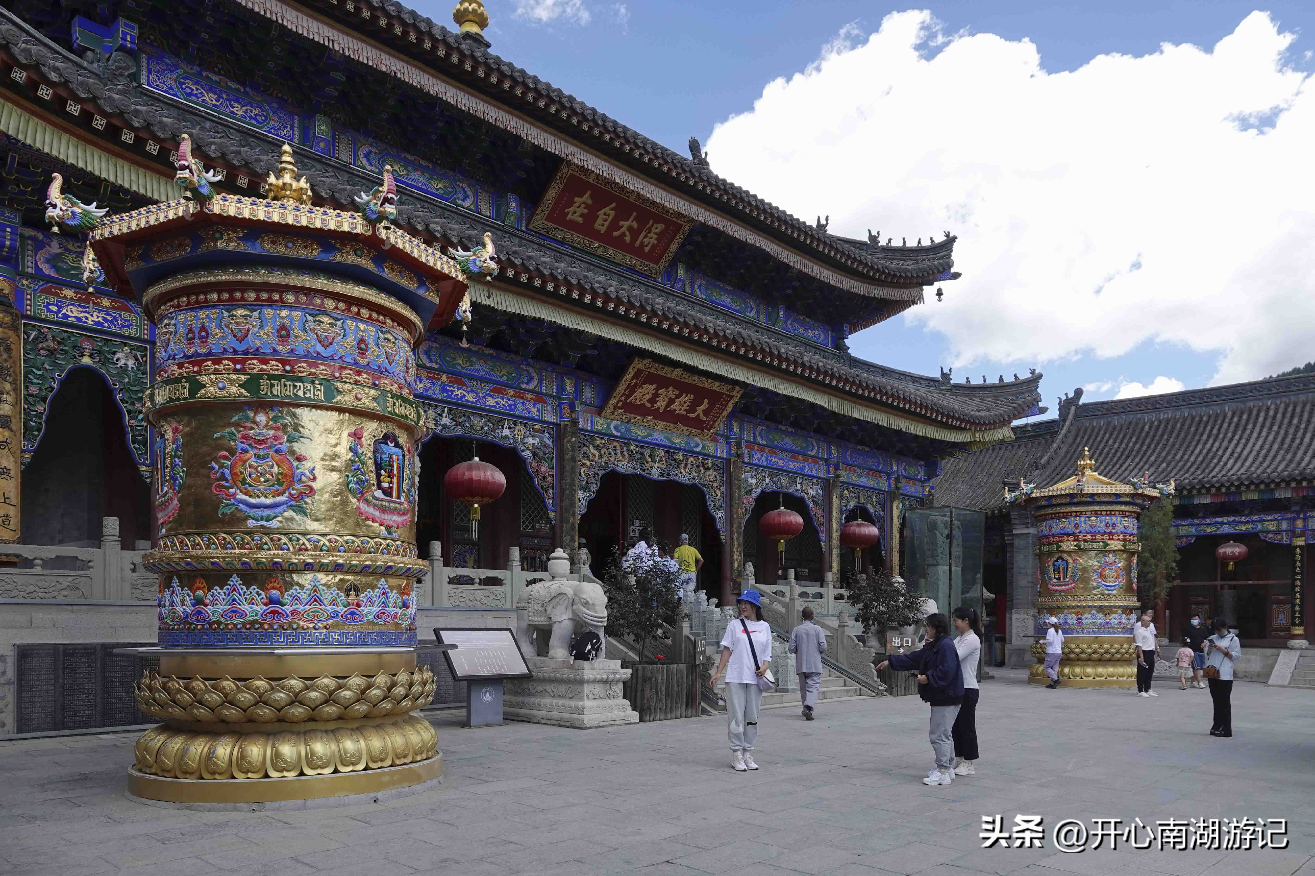 老姐俩旅行记12：山西省忻州市中国佛教四大名山之五台山人满为患