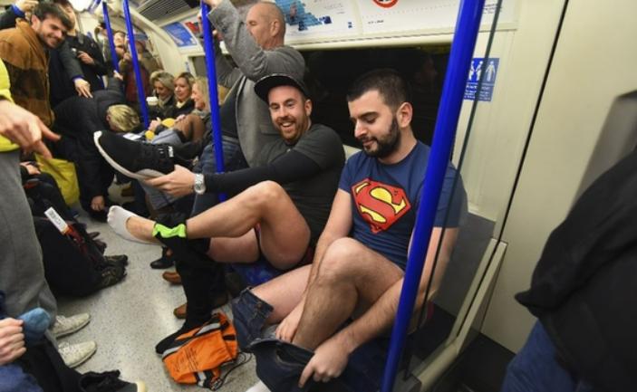 英国奇葩的节日,英国奇葩节日